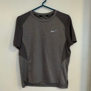 Nike Dark Gray Short Sleeve Tee